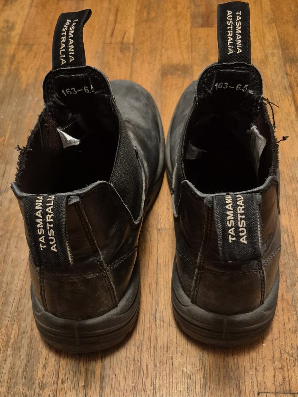 BLUNDSTONE Work & Safety Boots - Picture 2 of 9